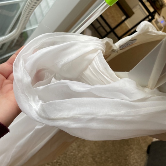 Sarah Seven “Practically Perfect” wedding dress - Picture 6 of 10